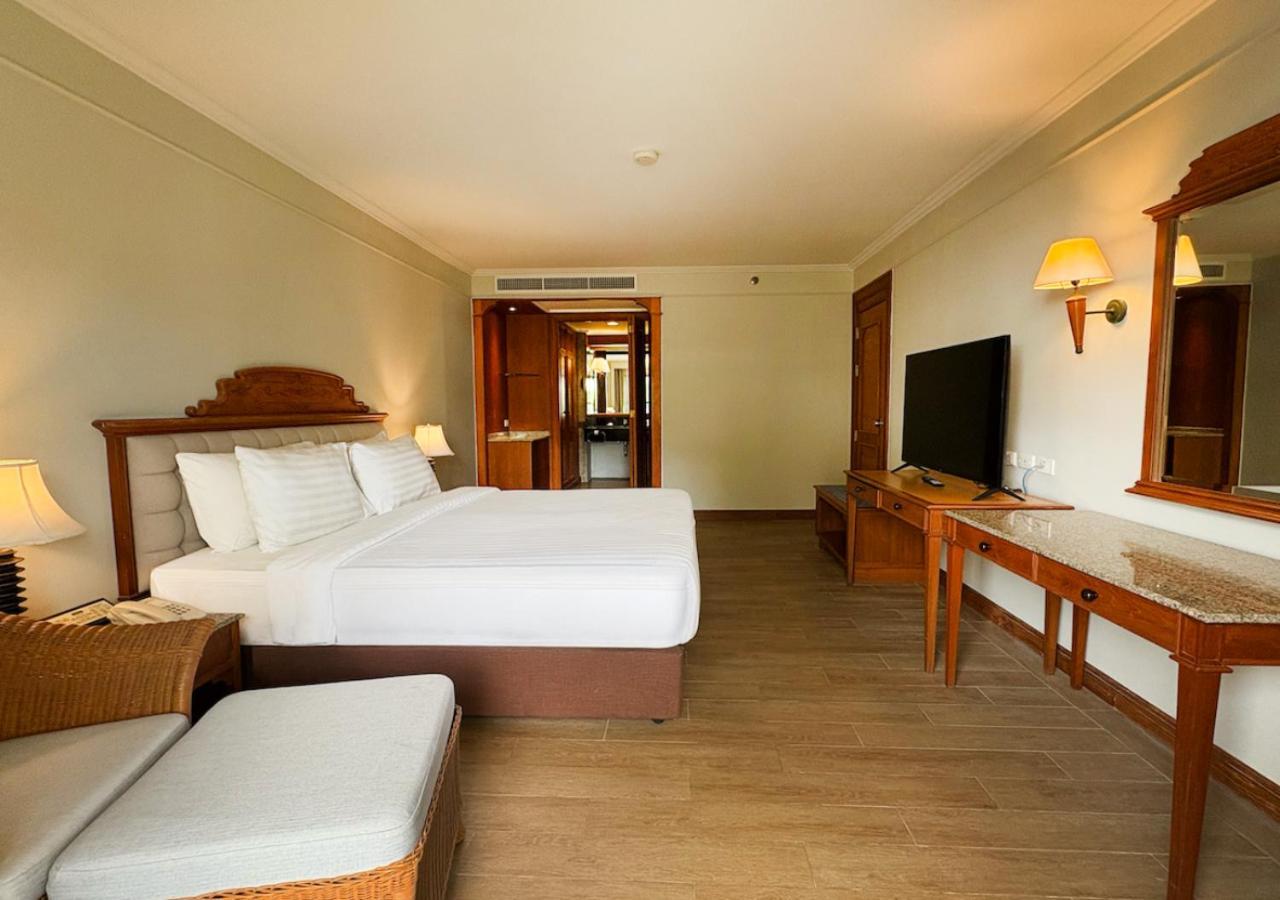 Amora Beach Resort Phuket Bang Tao Beach  Exterior photo